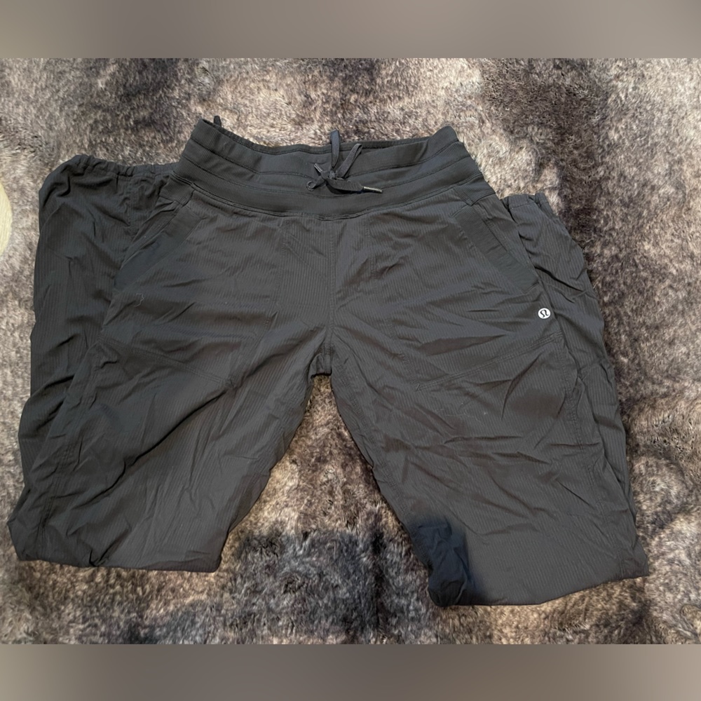 Lululemon women’s dance studio lined pants size 6